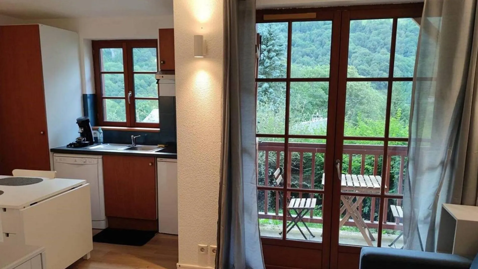 Studio A Cauterets Avec Piscine Et Animaux Admis - Fr-1-812-94